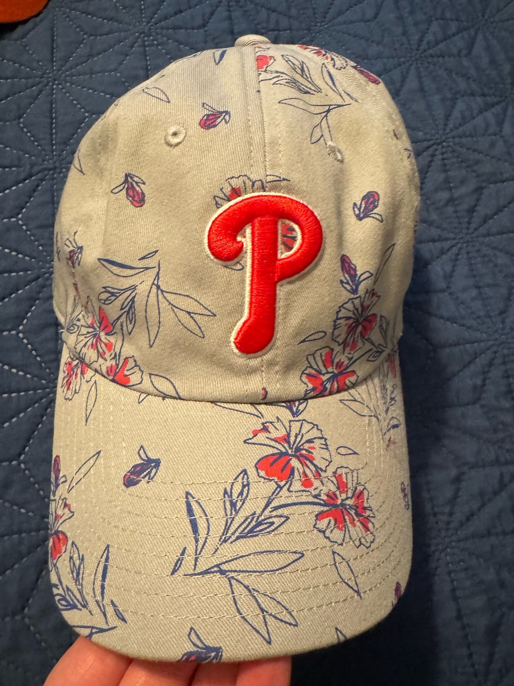Ladies Philadelphia Phillies hat